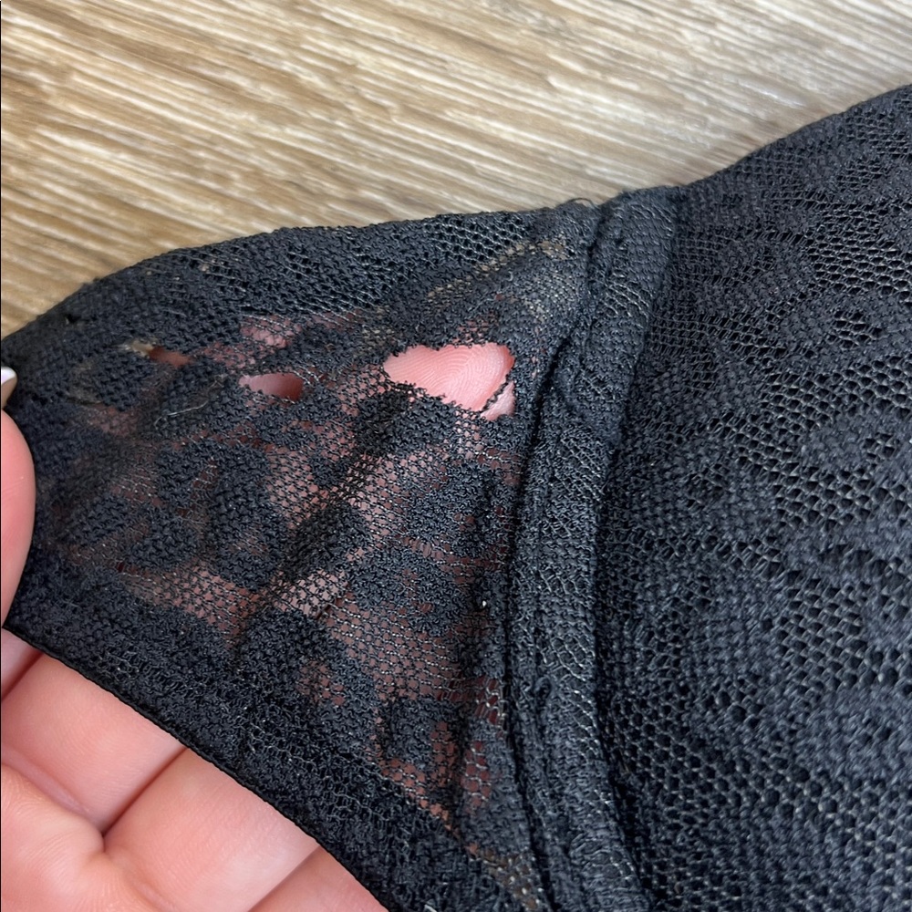 💕 Victoria’s Secret Pink Push-Up Bra Bundle – Size Medium (Approx. 34C) - Picture 14 of 16
